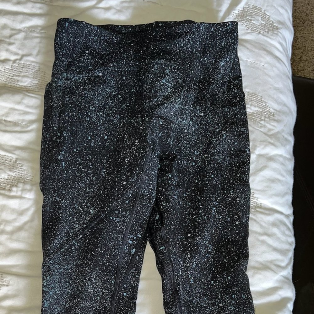Lululemon Crop Leggings - Black Galaxy Speckled